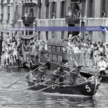 1966 Regata delle Caorline: l’equipaggio di Pellestrina vola verso la vittoria precedendo Murano-Vignole, Giudecca e Cavallino